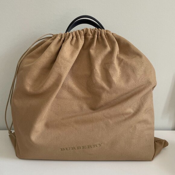 Burberry Navy Blue Medium Perforated Logo Leather Banner Bag - Picture 2 of 9